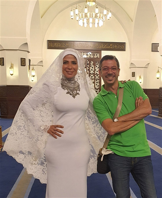 مصمم فستان زفاف منى زكي في 