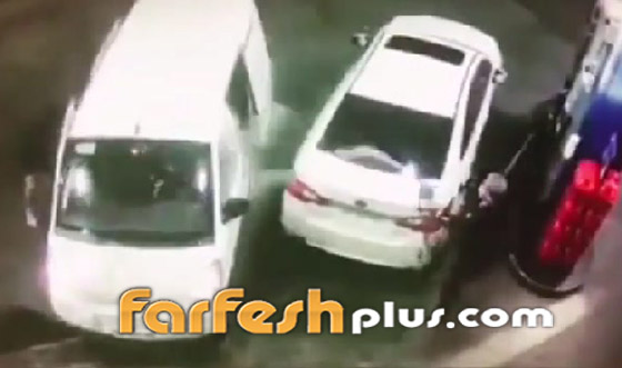 عجوز شجاع يواجه لصوصا بطريقة مثيرة.. جعلهم يلوذون بالفرار! فيديو صورة رقم 5