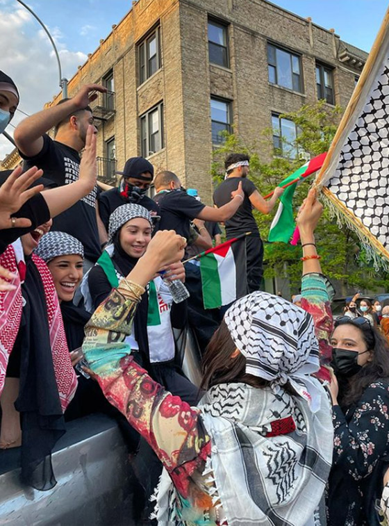 هل فسخت دار ديور للازياء ومايكل كورس تعاقدهما مع بيلا حديد بعد دعمها لفلسطين؟ صورة رقم 16