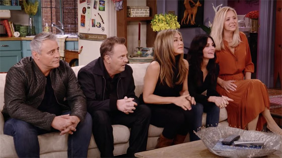 نجوم مسلسل (Friends) يلتقون مجددا بعد 17 عاما.. هل تغيّروا كثيرا؟ صورة رقم 3