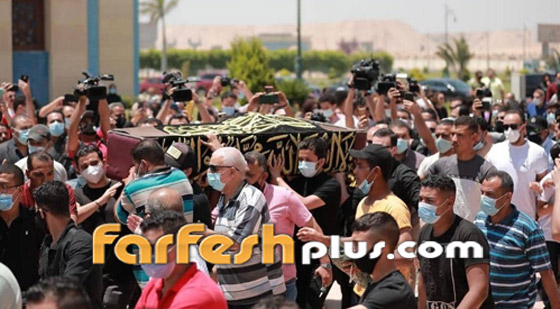 تناقض يثير الذهول! نجمات يبكين صباحا بجنازة سمير غانم ويرقصن ويحتفلن مساءا! فيديو وصور صورة رقم 5