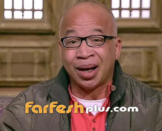 صور: الأب بطرس دانيال يزور الفنان شريف الدسوقي بعد بتر ساقه، ويهديه مصحفا صورة رقم 10