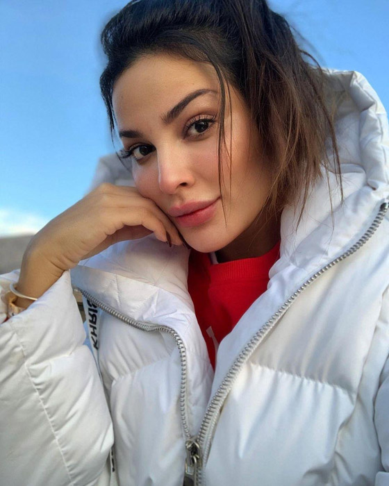 فيديو وصور نادين نجيم قبل وبعد: الجمهور مصدوم! تغييرات واضحة تكشف كثرة عمليات التجميل صورة رقم 8