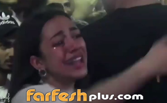 جورج وسوف يوقف حفله لمسح دموع فتاة.. وأنطوانيت نجيب تعانقه! فيديو صورة رقم 1
