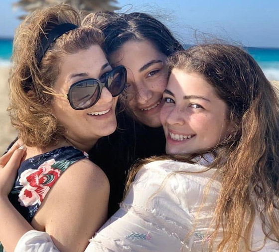صور بنات أحمد زاهر الاربعة: جمال يلفت الانظار وموهبة فنية موروثة من الاب صورة رقم 3