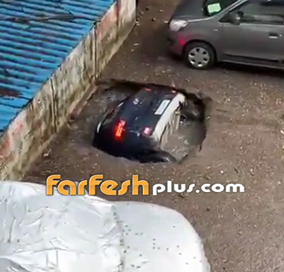 سيارة ابتلعتها الأرض أمام عيني صاحبها بالهند.. اختفت في ثوان! فيديو صورة رقم 2