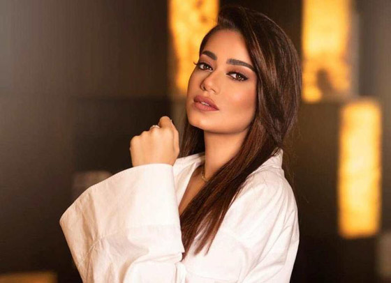 فيديو شذى حسون ترد على رحمة رياض بأسلوب محمد رمضان: أنا نمبر وان ونجمة العراق الأولى! صورة رقم 5