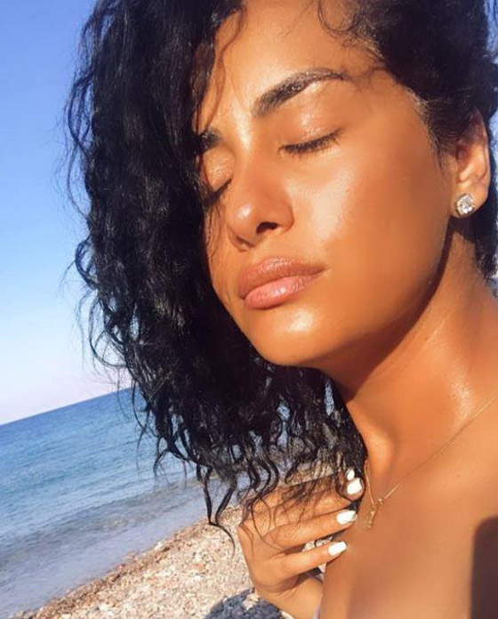 صور النجوم اخر 24 ساعة: احمد مكي يستعرض عضلاته ونانسي صلاح بملابس البحر. صورة رقم 1