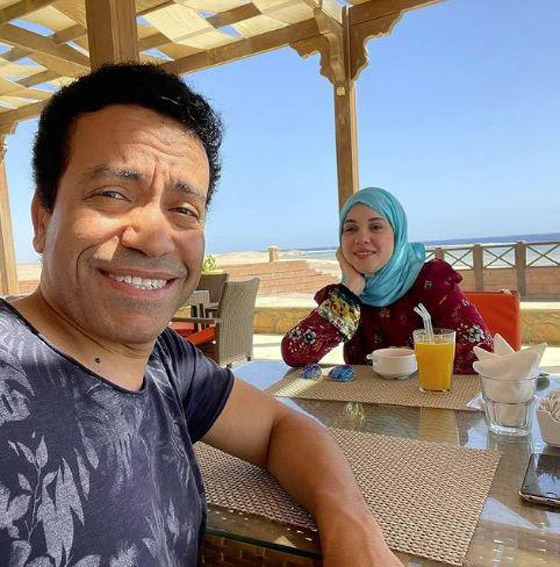 صور النجوم اخر 24 ساعة: احمد مكي يستعرض عضلاته ونانسي صلاح بملابس البحر. صورة رقم 9