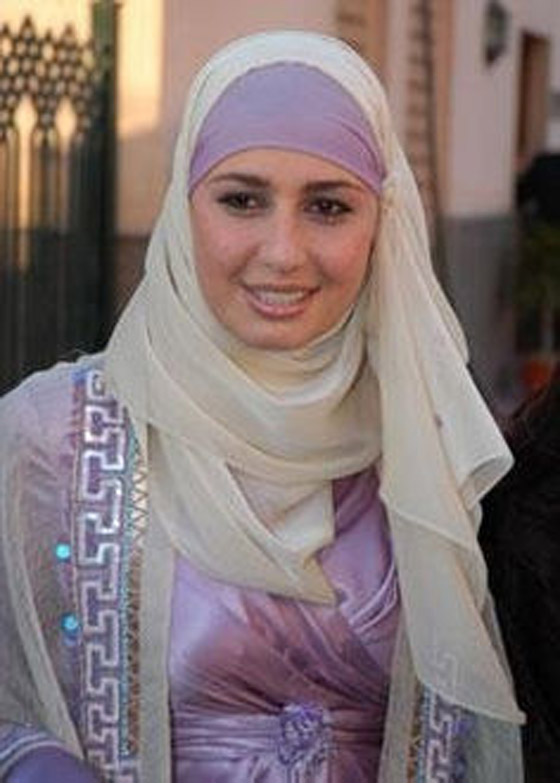 النجمات يدعمن حلا شيحة بعد ظهورها بالحجاب وإختيارها أسرتها صورة رقم 8