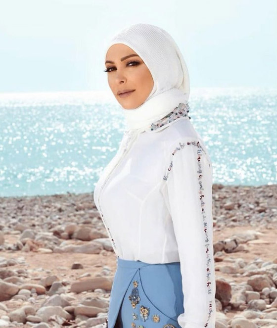 صور: هذه الطفلة الجميلة أصبحت نجمة لبنانية ثم اعتزلت الفن وأرتدت الحجاب.. من هي؟ صورة رقم 2