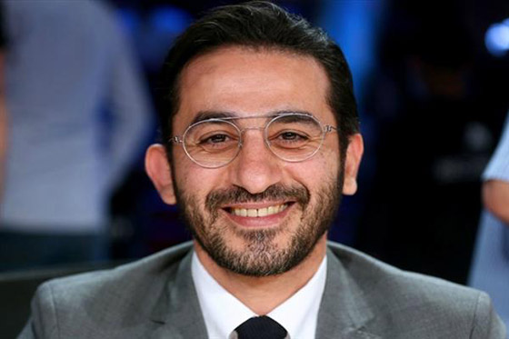 فيديو كوميدي: أحمد حلمي يتحدى الحر بأغنية 