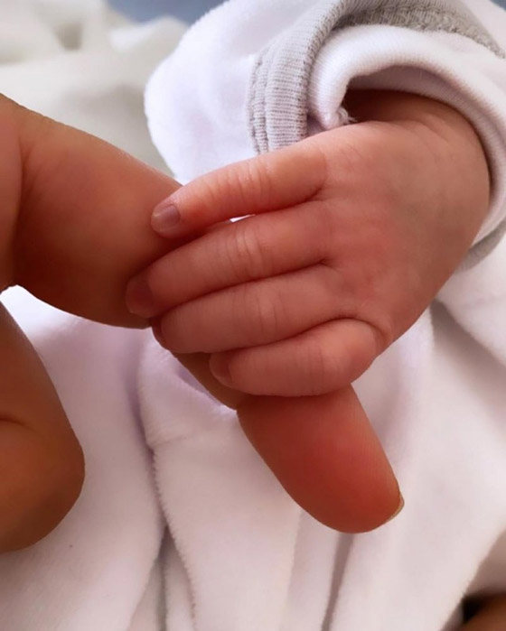 فارس كرم يحتفل بقدوم ابنته الأولى.. ويطلق عليها هذا الاسم صورة رقم 3