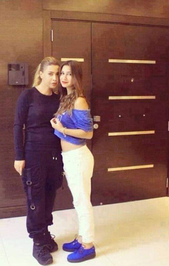 نوال الزغبى مع إبنتها “تيا” فى صورة جديدة والجمهور: “مين الأم ومين البنت؟” صورة رقم 5