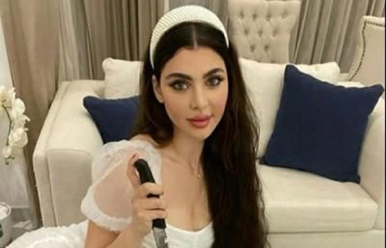 فضيحة قمر اللبنانية تهاجم منتقديها لحملها بدون زواج وتفتخر: “انا حامل من روح القدس!!” صورة رقم 8