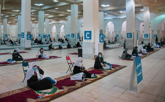 الحجاج يبدأون بالتوافد لمكة تمهيدا لانطلاق المناسك.. وفرض إجراءات كورونا صورة رقم 11