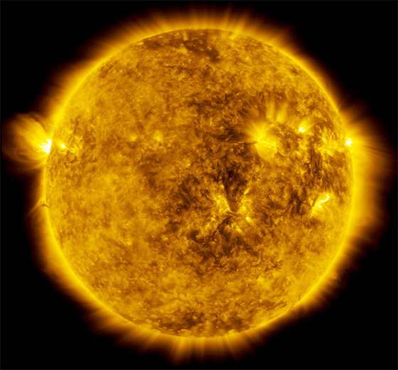 تتكون من الغاز وليست صلبة كالكواكب.. هل تدور الشمس حول نفسها؟ صورة رقم 5