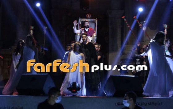 فيديو: سيف نبيل يدخل مسرح جرش محمولا كالملوك والجمهور يتهم النجم العراقي بالغرور والفوقية! صورة رقم 6