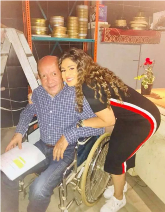 صور: 5 نجوم عرب فقدوا القدرة على المشي وظهروا على كرسي متحرك صورة رقم 2