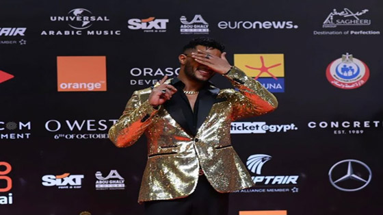 ماذا حصل مع محمد رمضان ؟    تجاهلته يسرا وأطفأوا الأنوار عليه! فيديو صورة رقم 1