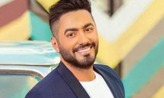 فيديو : تامر حسني يتأثر باستغاثة أمّ ل 5 اولاد لديهم امراض مزمنة ويقدم لها المساعدة صورة رقم 1