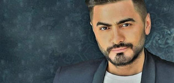 فيديو : تامر حسني يتأثر باستغاثة أمّ ل 5 اولاد لديهم امراض مزمنة ويقدم لها المساعدة صورة رقم 7