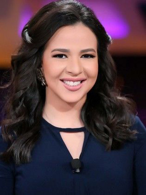 رسالة غامضة من إيمي سمير غانم أمام قبر والديها- (فيديو) صورة رقم 2