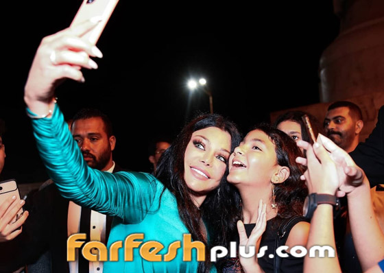 فيديو هيفاء وهبي تكشف سر صورتها مع عربية الترمس.. وماذا قال البائع؟ صورة رقم 20