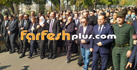 فيديو وصور: زوجة صباح فخري تنهار في جنازته وتشكر بشار الأسد! صورة رقم 11
