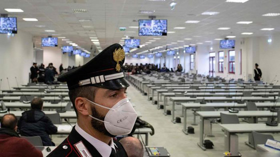 أحكام بالسجن على 70 عضوا بأخطر مافيا إيطالية بأكبر محاكمة منذ عقود صورة رقم 7