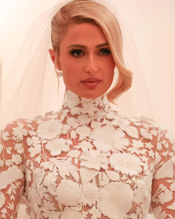 صور جديدة مبهرة من زفاف باريس هيلتون الأسطوريّ: بطاطا مطليّة بالذهب  والعريس يبكي! صورة رقم 19