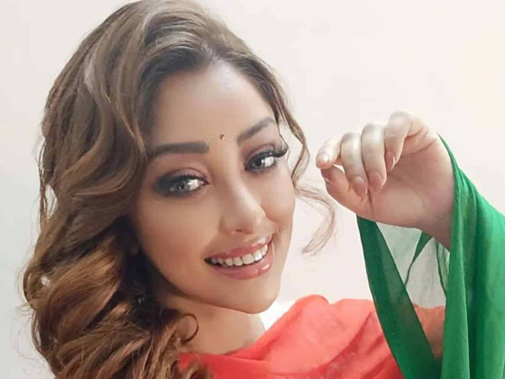 فنانة هندية تتعهد بالتبرع بشعرها للأطفال مرضى السرطان بمناسبة يوم ميلادها صورة رقم 1