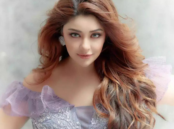فنانة هندية تتعهد بالتبرع بشعرها للأطفال مرضى السرطان بمناسبة يوم ميلادها صورة رقم 8