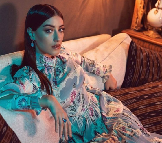 هازال كايا تؤمن بالعين والحسد ولهذا تغسل ابنها بالخل وتحرق عشبة الميرمية! صورة رقم 11