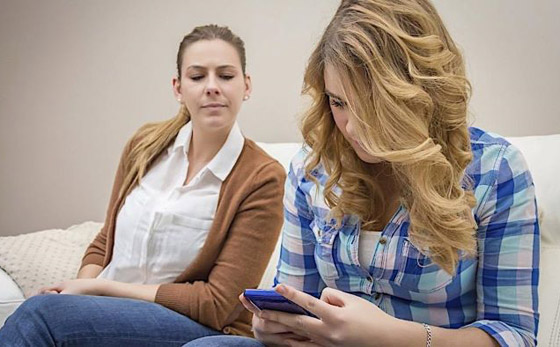 تعرفوا إلى الأبراج التي تعاني من حشرية زائدة تجعلها تتدخل بشؤون غيرها صورة رقم 2