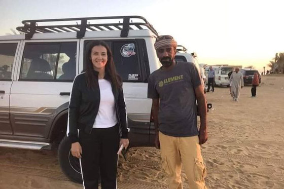 فيديو دنيا سمير غانم تغني لذوي الهمم أمام السيسي.. والرئيس يرفض تعزيتها! صورة رقم 5