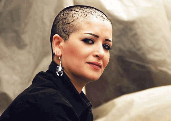 شيرين عبدالوهاب ليست الأولى.. فنانات عربيات ظهرن حليقات الشعر صورة رقم 1