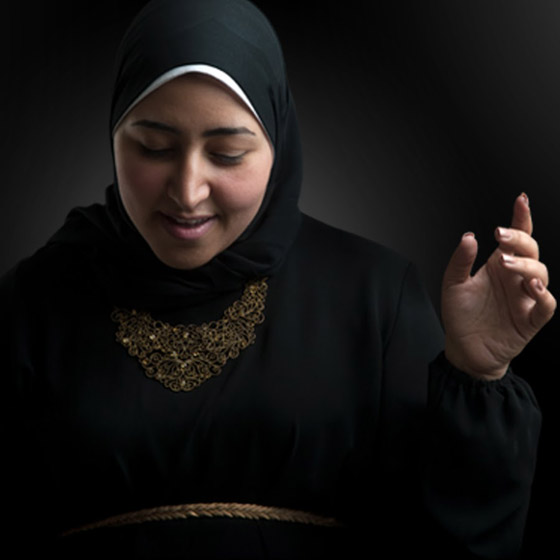فيديو وصور أول مصرية مسلمة محجبة ترنم أغاني الكريسماس بكاتدرائية في نيويورك صورة رقم 12