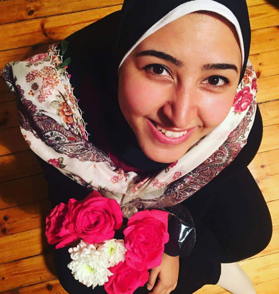 فيديو وصور أول مصرية مسلمة محجبة ترنم أغاني الكريسماس بكاتدرائية في نيويورك صورة رقم 17