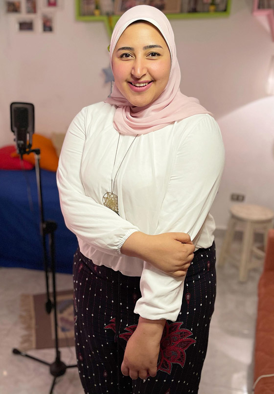 فيديو وصور أول مصرية مسلمة محجبة ترنم أغاني الكريسماس بكاتدرائية في نيويورك صورة رقم 8