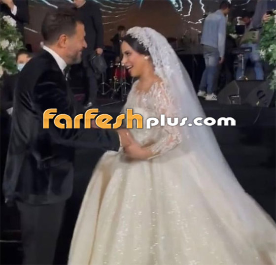 فيديو: مشاجرة ابنة ماجد المصري وعريسها، لماذا طردا بعض الحاضرين في حفل الزفاف؟ صورة رقم 18