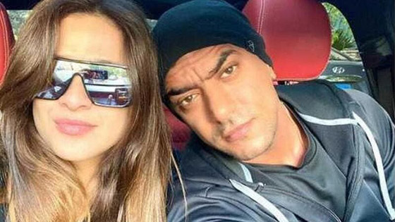 أحمد العوضي يثير قلق جمهور ياسمين عبد العزيز.. والسبب منشور غامض صورة رقم 2