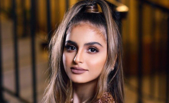 بالصور - حلا الترك محط اهتمام الجمهور بإطلالتين مختلفتين... أيهما الأجمل؟ صورة رقم 1