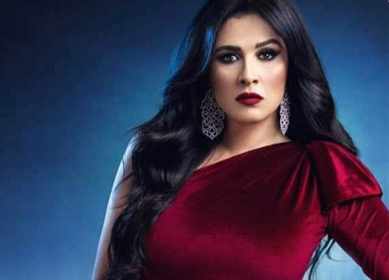 ياسمين عبد العزيز إلى سويسرا بـ