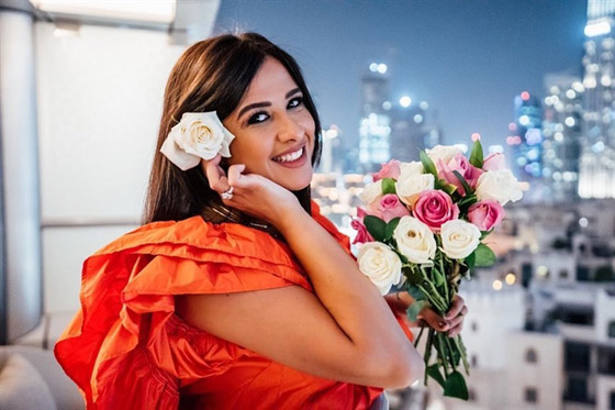 ياسمين عبد العزيز إلى سويسرا بـ
