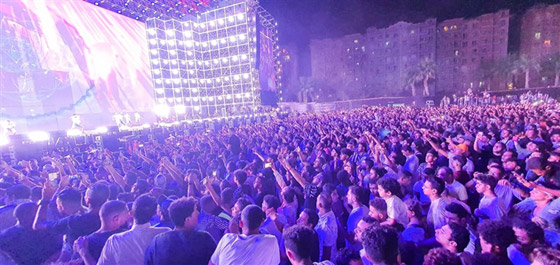 فيديو وصور  من حفل محمد رمضان بالساحل:  دخل بسيارته اللامبورجيني وخلع ملابسه وظهر بـ8 إطلالات صورة رقم 7