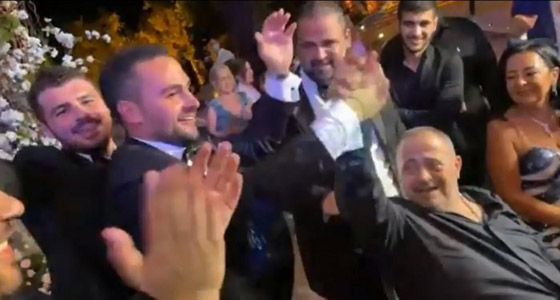 جورج وسوف يحتفل بزفاف ابنه “جونيور” ويرقص فرحا بحضور نجوم الفن فيديو وصور: صورة رقم 5