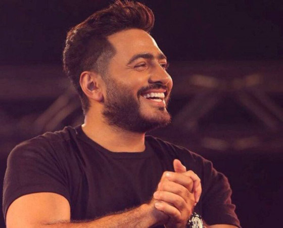 فيديو: تامر حسني يرقص ويغني مع العروس الفنانة ريم سامي صورة رقم 4