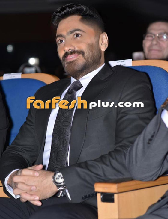 فيديو تامر حسني: بحب أفاجئ الناس بالأفراح وتراجعت عن فتح القميص بعد انتقادات الجمهور صورة رقم 11