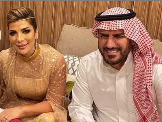 صور أصالة في باريس على دراجة نارية مع زوجها: 